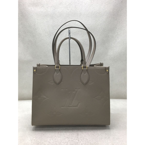 Louis Vuitton On The Go MM Monogram Leather Tote Bag - Picture 10 of 13